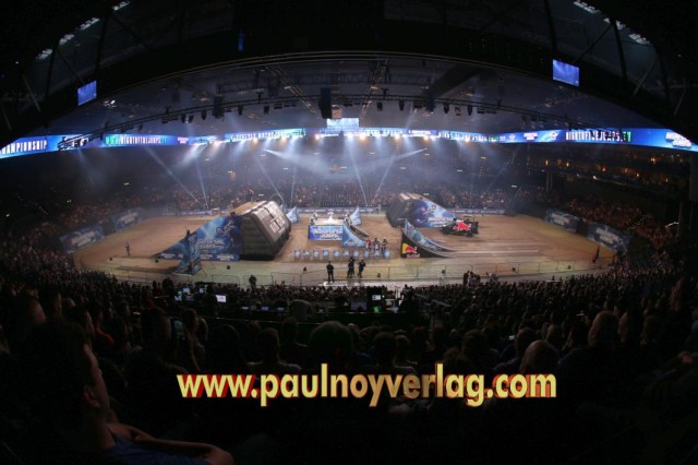 Overview_NOTJ_Arena_IMG_1644_FMX_NightOfTheJumps_2018.jpg